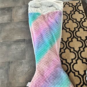 Colorful Mermaid Tail Blanket